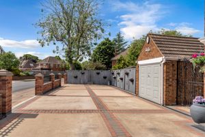 Photo 35- click for photo gallery